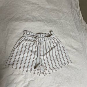 Dress shorts with tie.